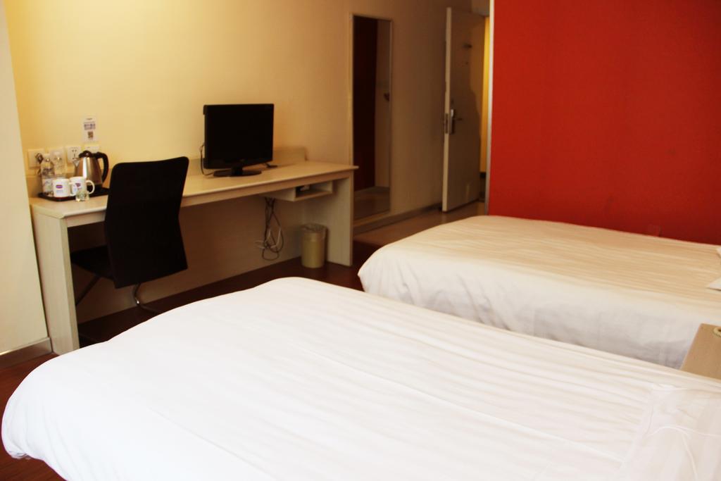 Hanting Express Tianjin Haixin District Yujiapu Rom bilde